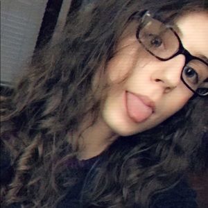 Meet your Posher, Mikaela